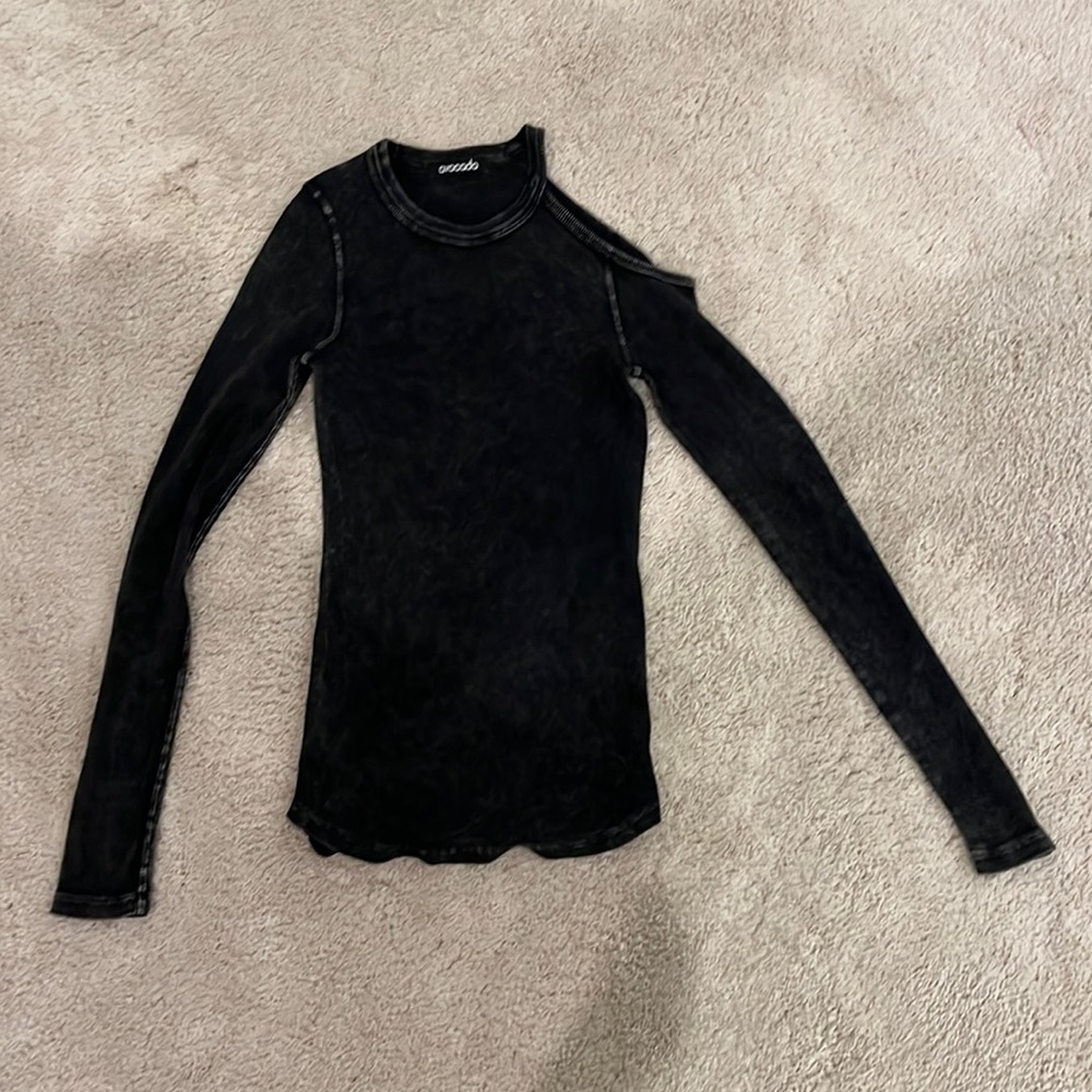 Avocado Stretchy ribbed t/shirt.